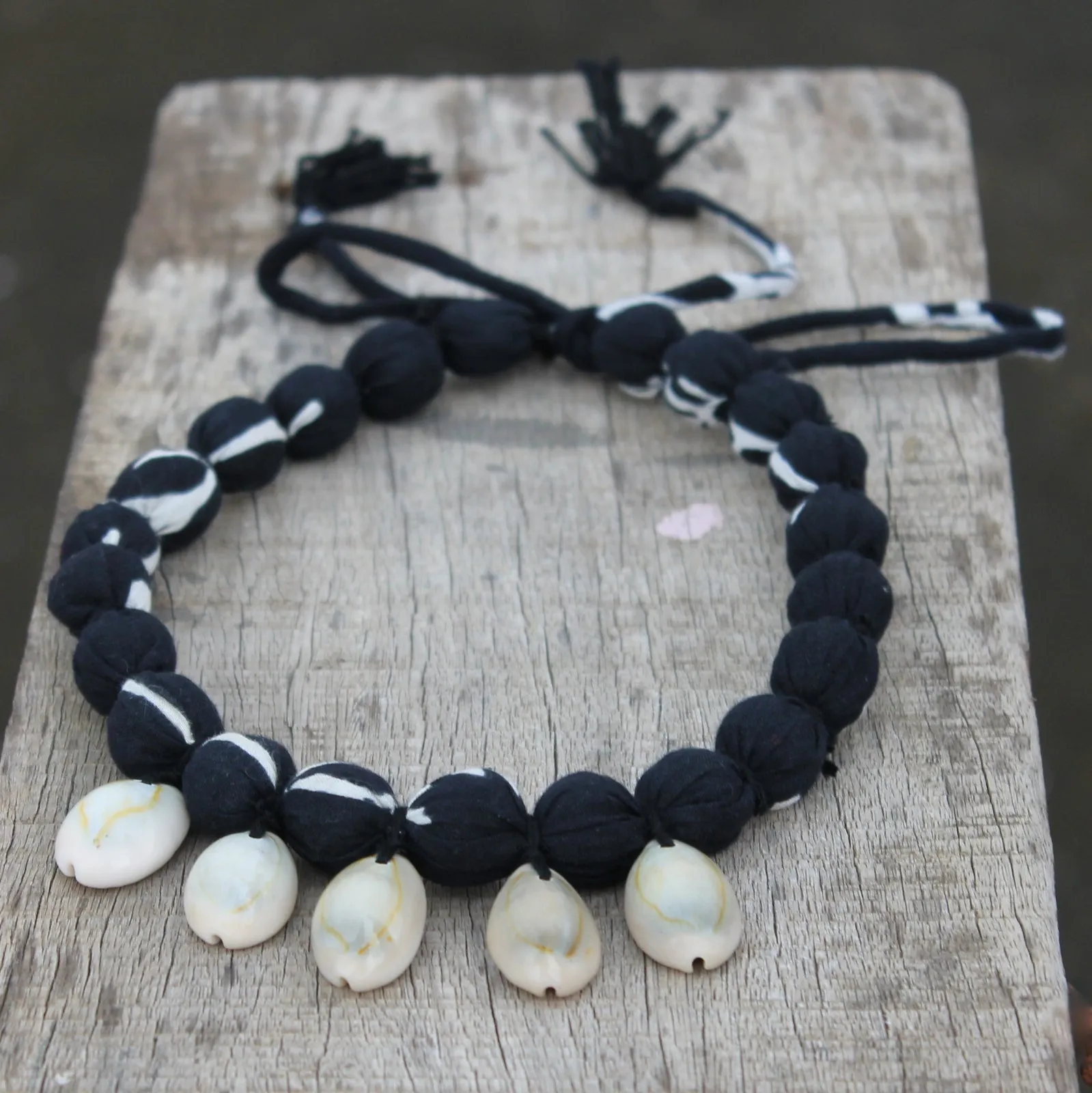 Boho soul black shell necklace