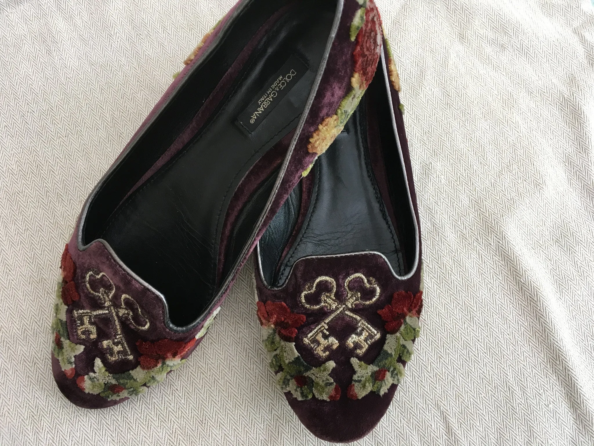 DOLCE & GABBANA FLOWERS KEYS Velvet Eggplant Embellished  ESPADRILLES FLATS SHOES LADIES
