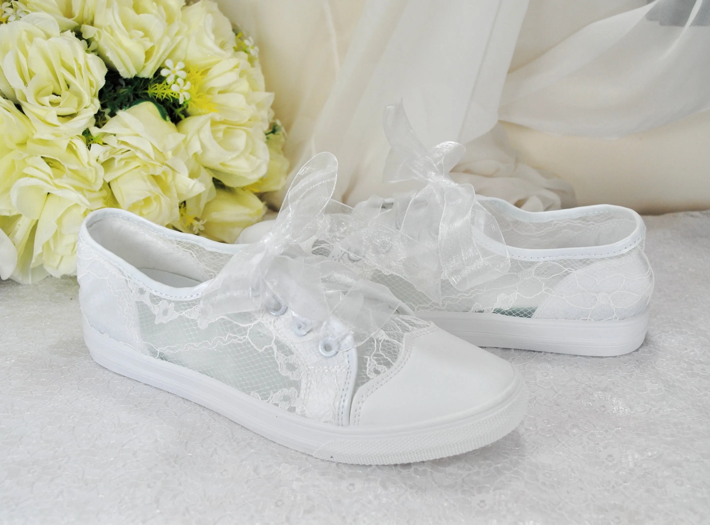 Lace Trainers/Sneakers