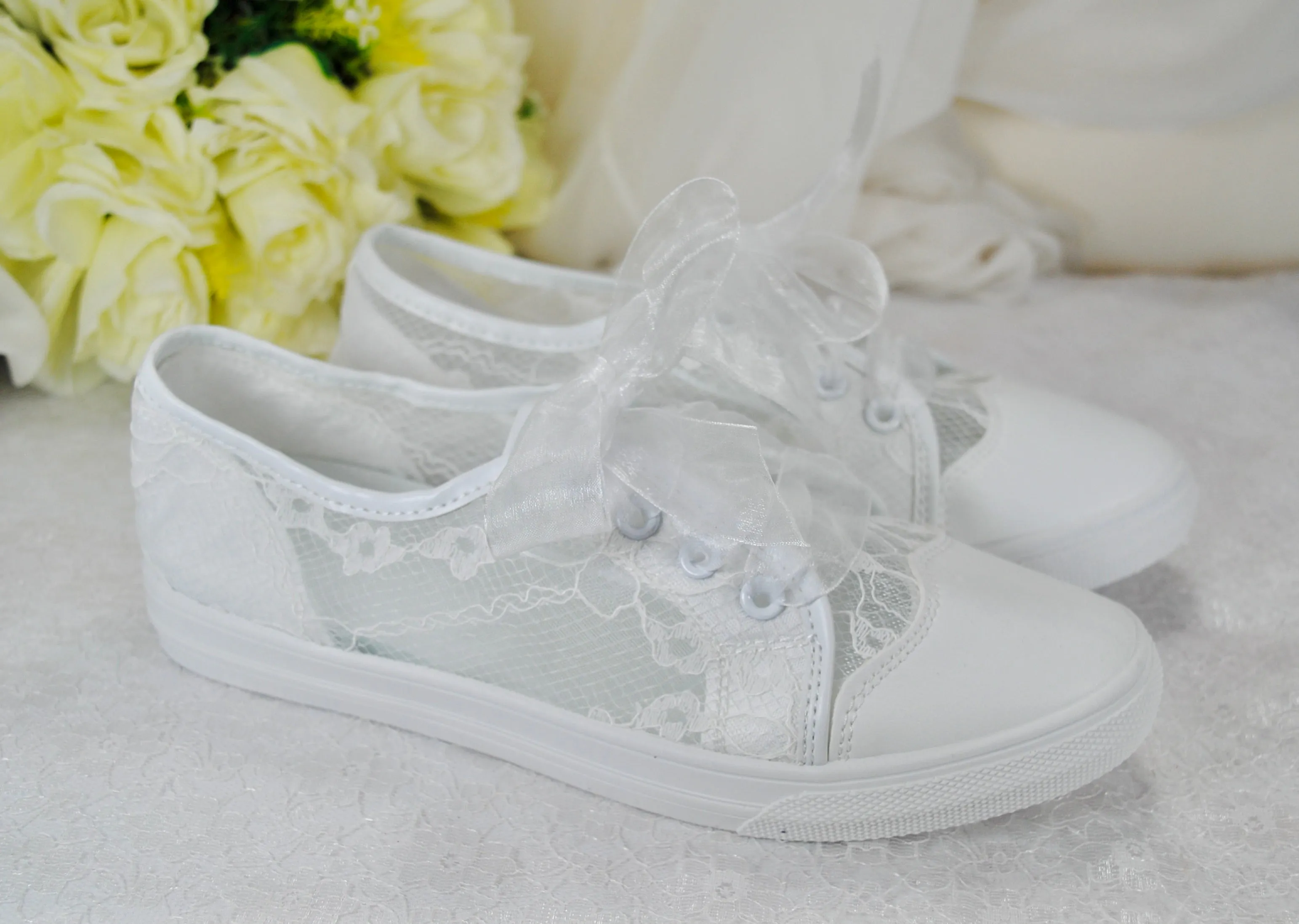 Lace Trainers/Sneakers