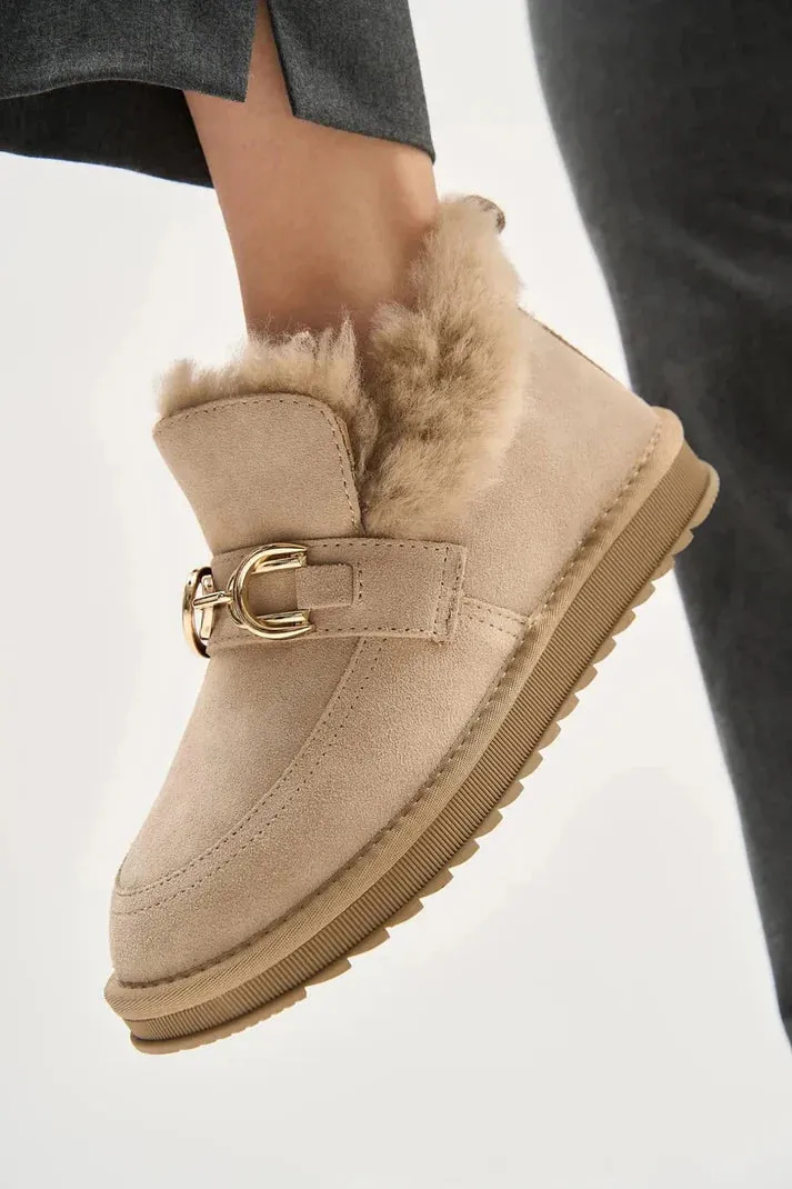 Puff Buckle Beige   Nestle Milk